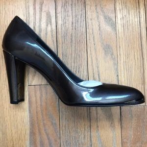 NIB Stuart Weitzman Capgun Size 8